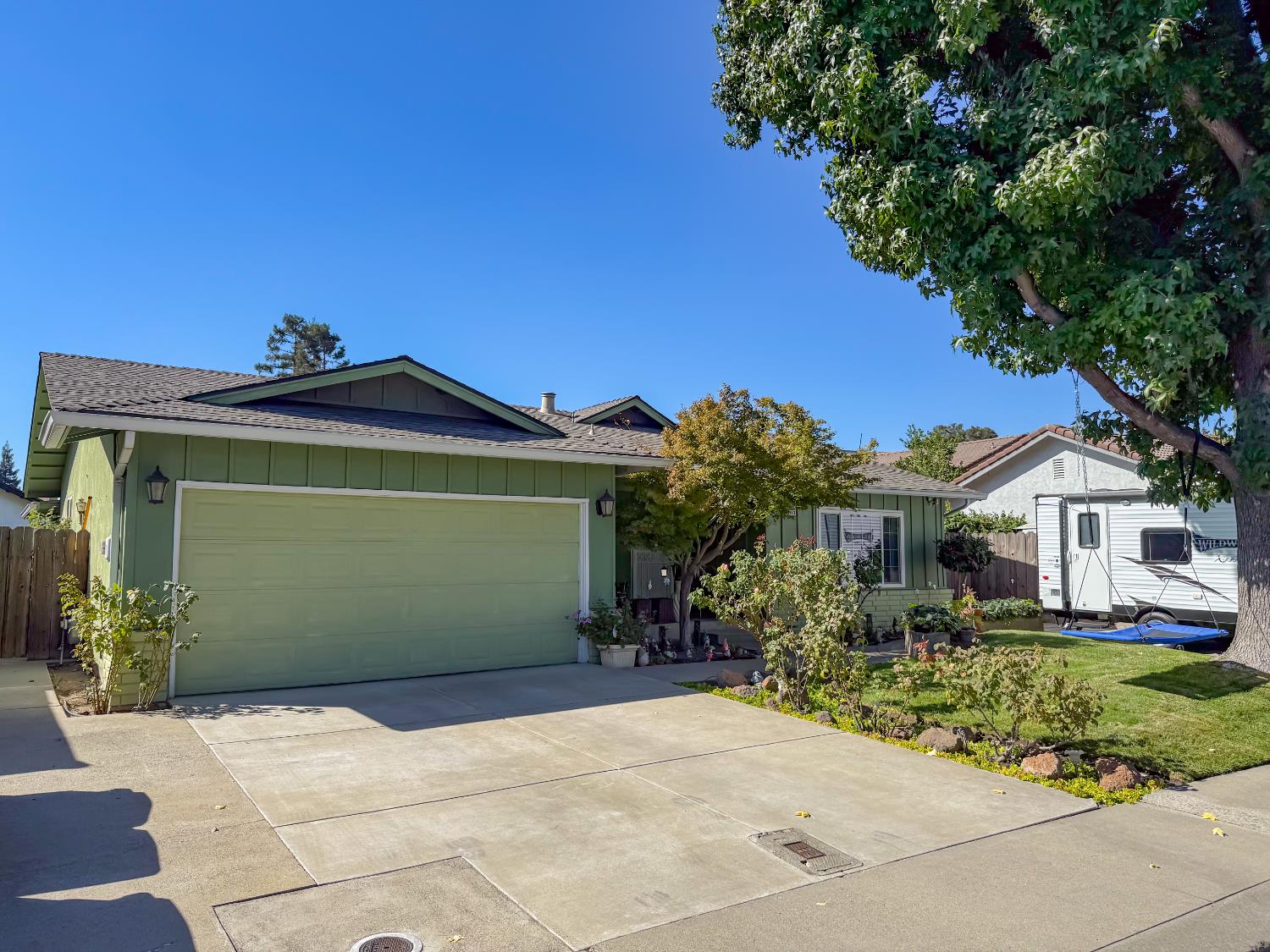 3913 Peacock Lane Modesto, CA 95356 - Photo 2 of 46