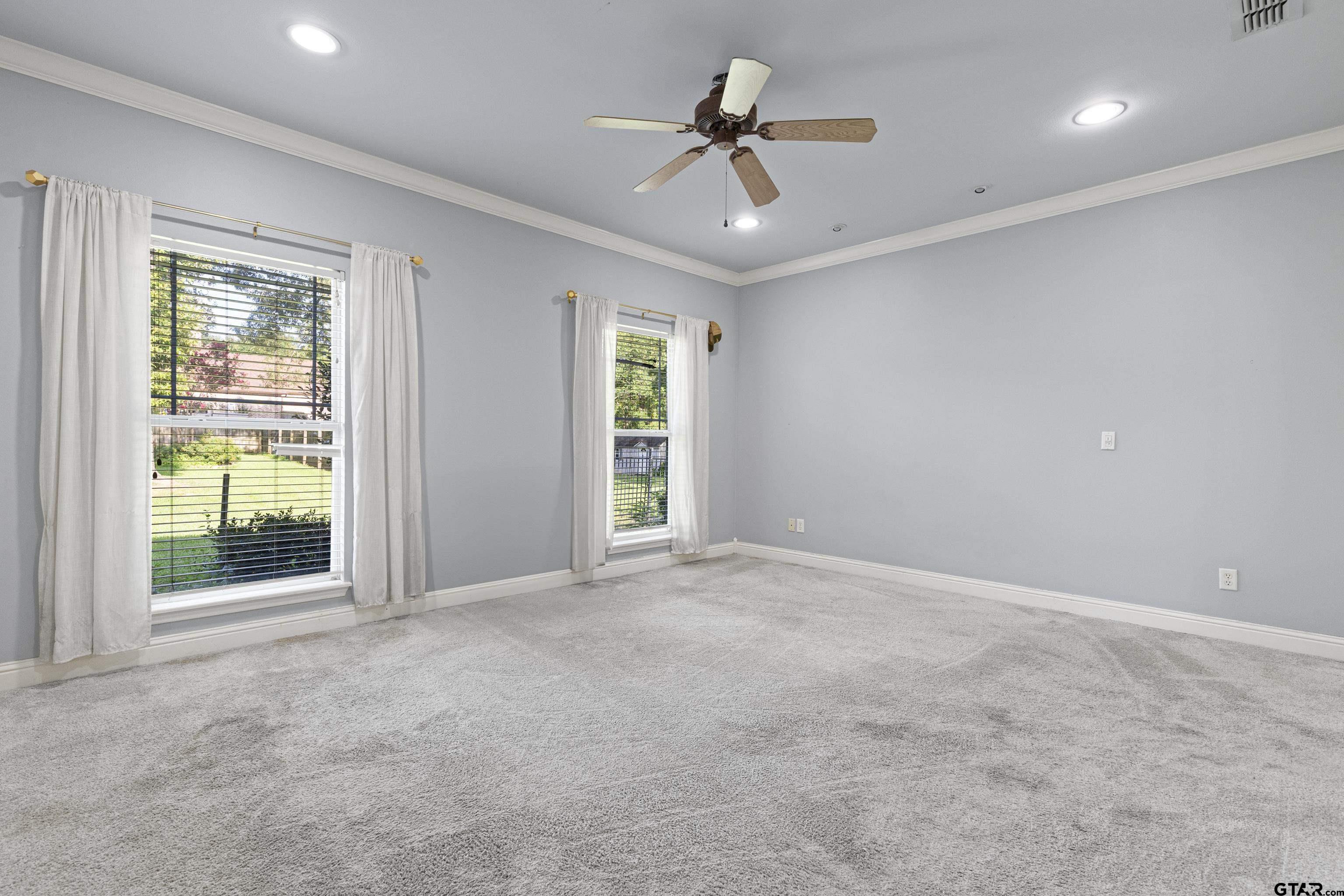5201 Whitaker Circle Longview, TX 75605 - Photo 14 of 40 an empty room with windows and closet