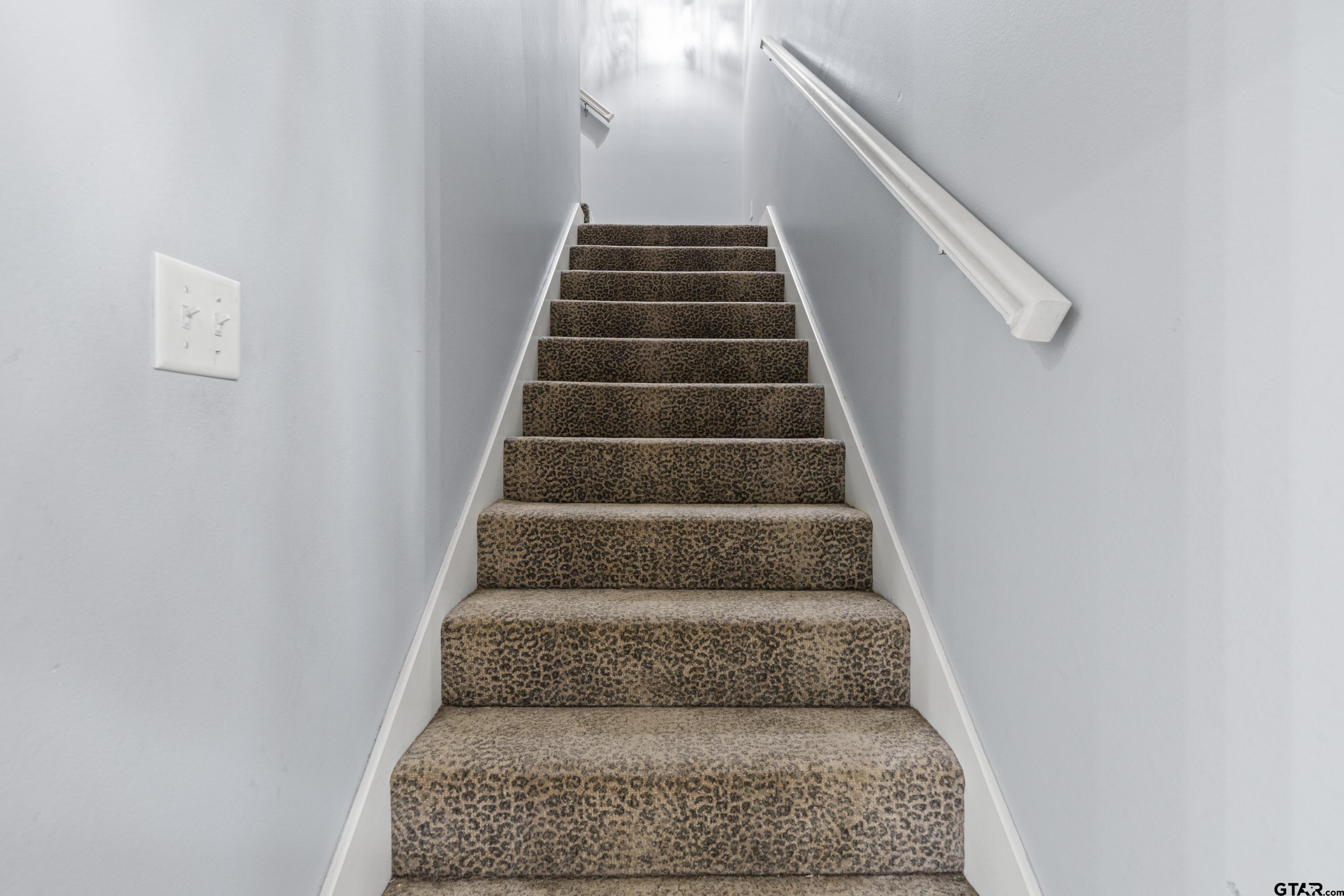 5201 Whitaker Circle Longview, TX 75605 - Photo 30 of 40 a view of entryway