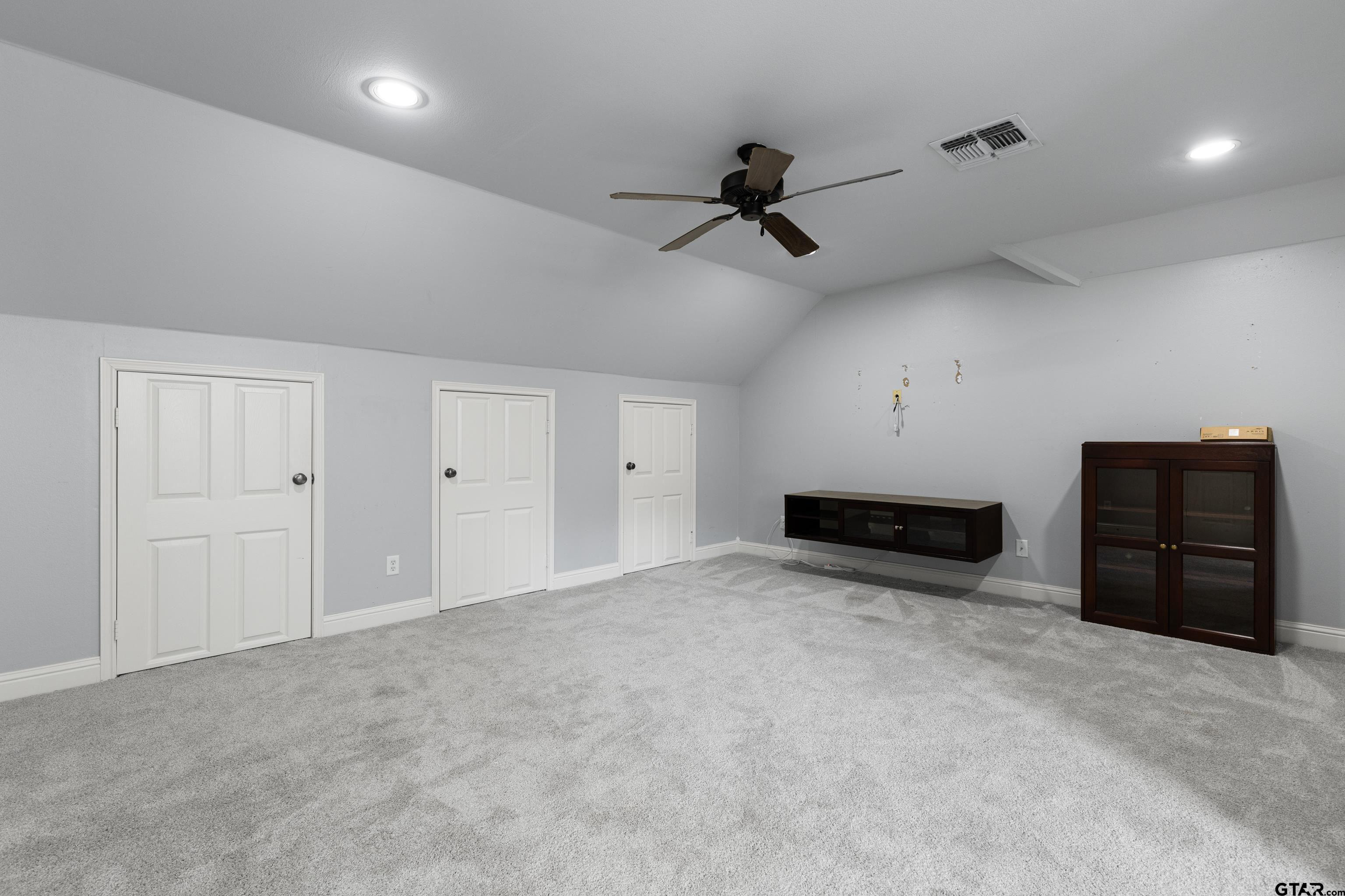 5201 Whitaker Circle Longview, TX 75605 - Photo 31 of 40 a view of a livingroom with furniture