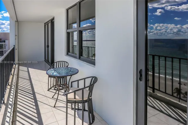 $825,000 | 322 Buchanan Street, Unit 1000, Hollywood, FL 33019