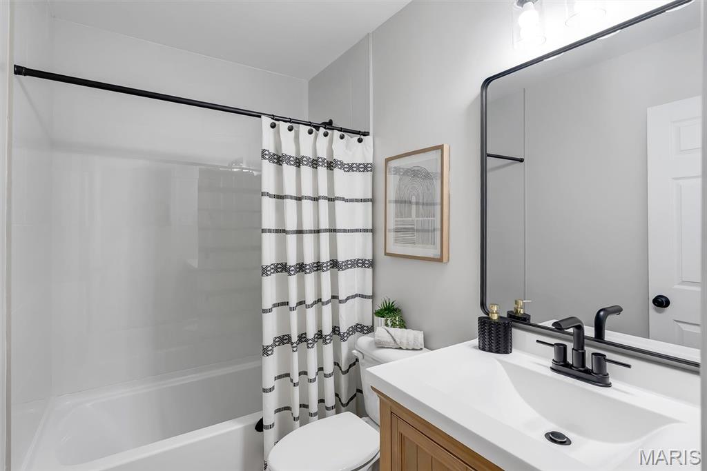 1412 Windward Ridge Drive St. Louis, MO 63127 - Photo 14 of 28 Gallery Image 14