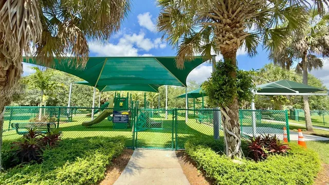 $5,500 | 388 Carrington Drive, Weston, FL 33326