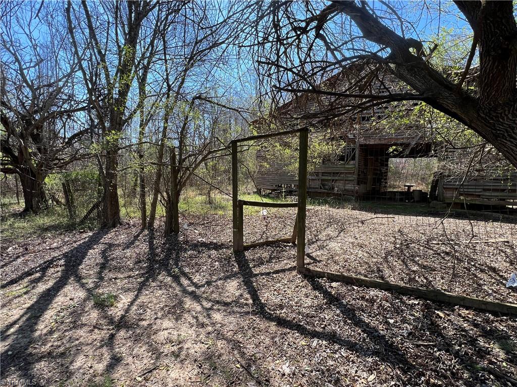 0 Nature Lane Eden, NC 27288 - Photo 1 of 7 Old Barn near property Entrance.