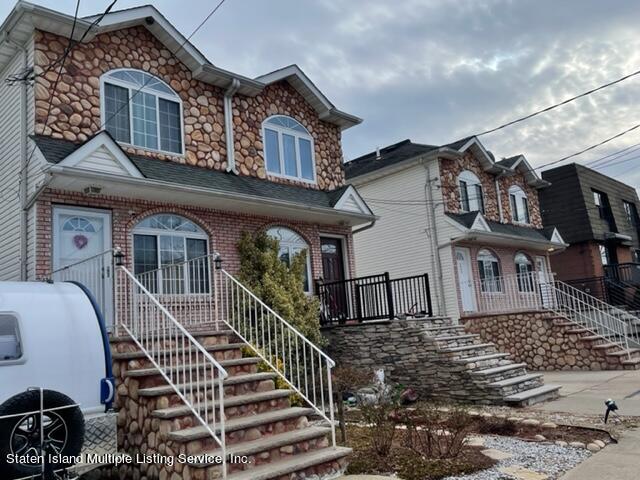 527 Oder Avenue Staten Island, NY 10304 - Photo 2 of 31 IMG_6808