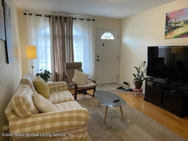 527 Oder Avenue Staten Island, NY 10304 - Photo 3 of 31 IMG_6813