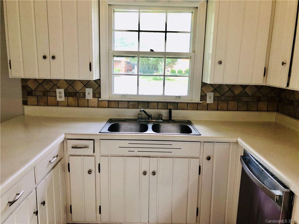 3914 Farmview Road Charlotte, NC 28205 - Photo 3 of 22 Gallery Image 3