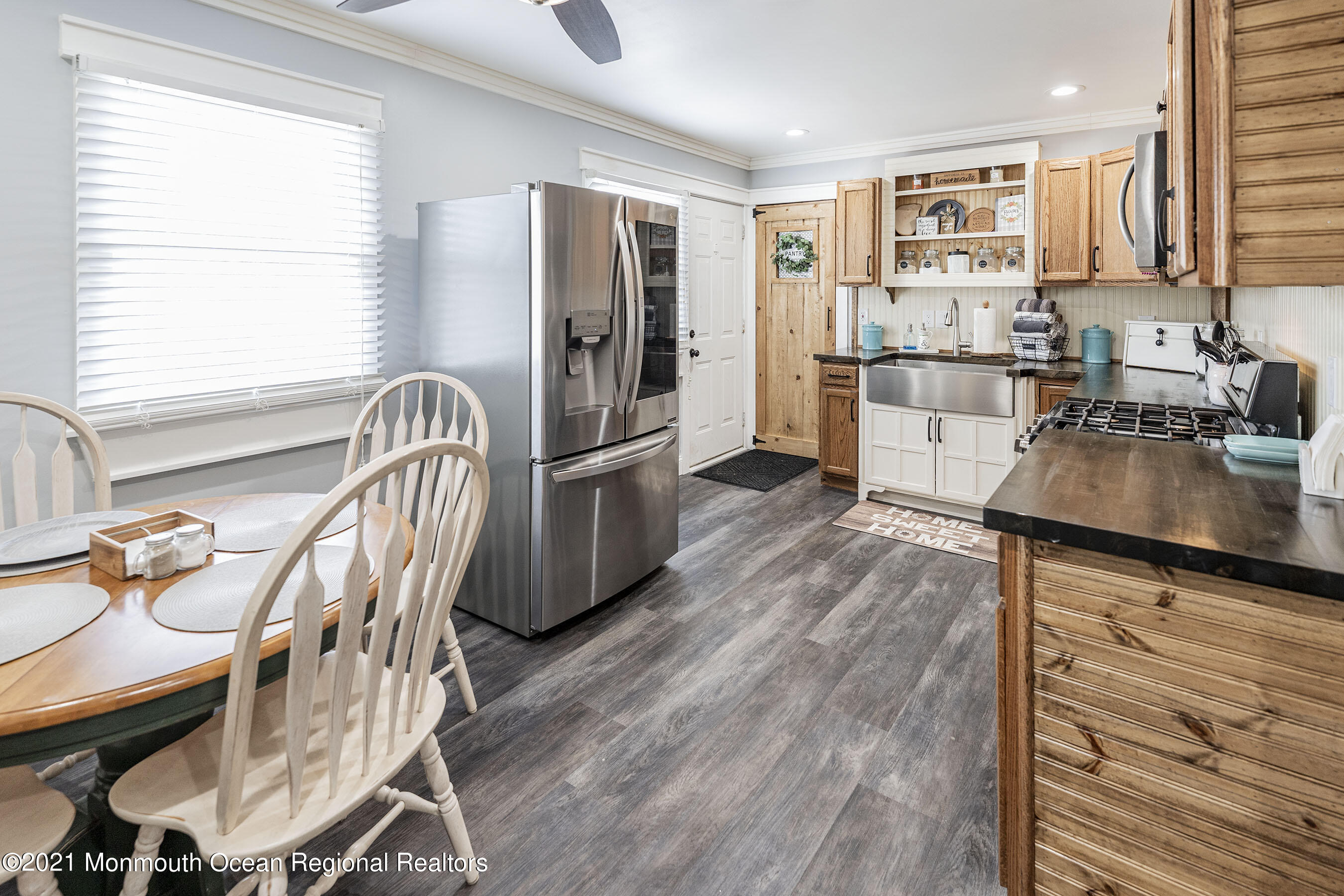 141 Inlet Avenue Manahawkin, NJ 08050 - Photo 14 of 25 Kitchen1c