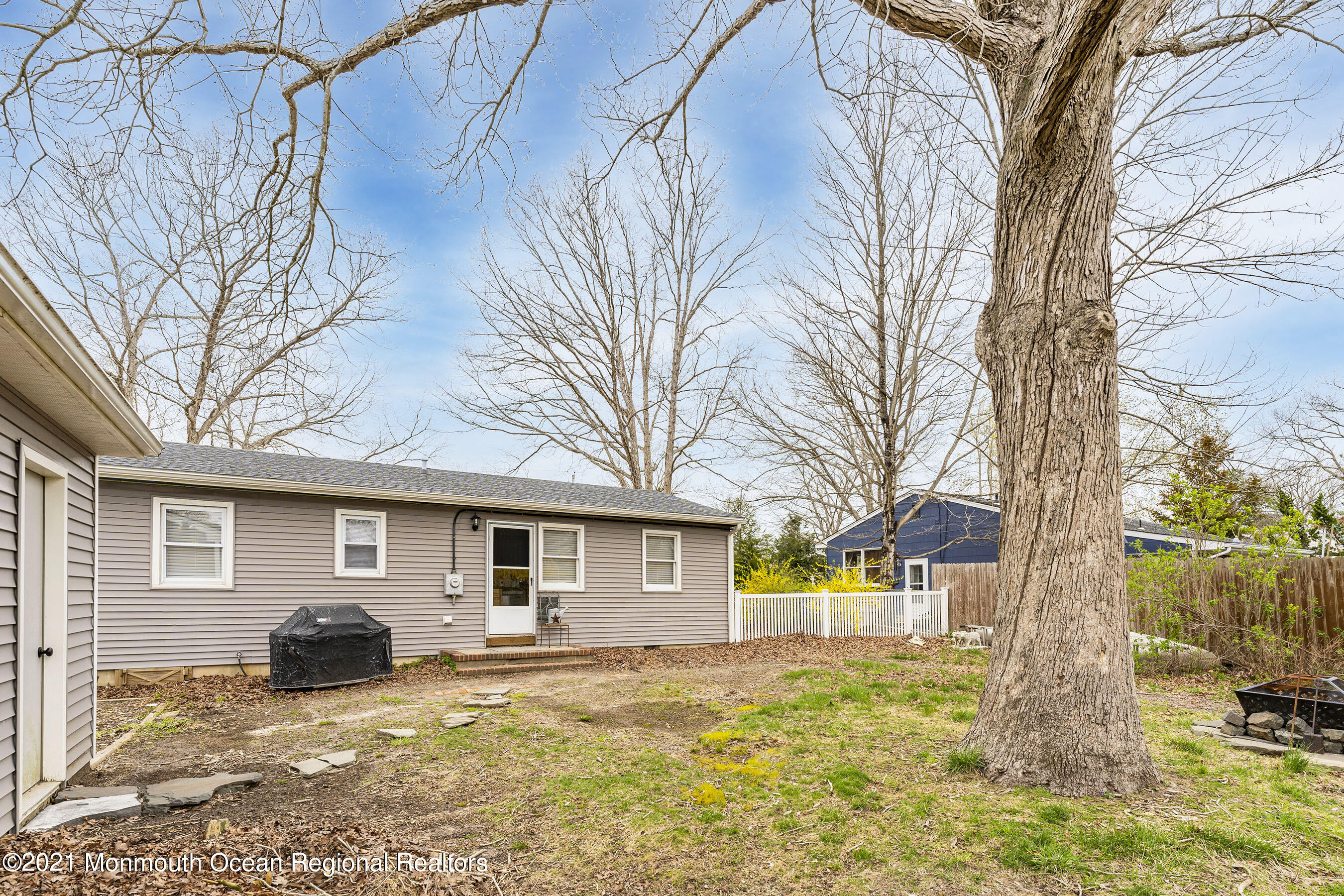 141 Inlet Avenue Manahawkin, NJ 08050 - Photo 22 of 25 RearLeft