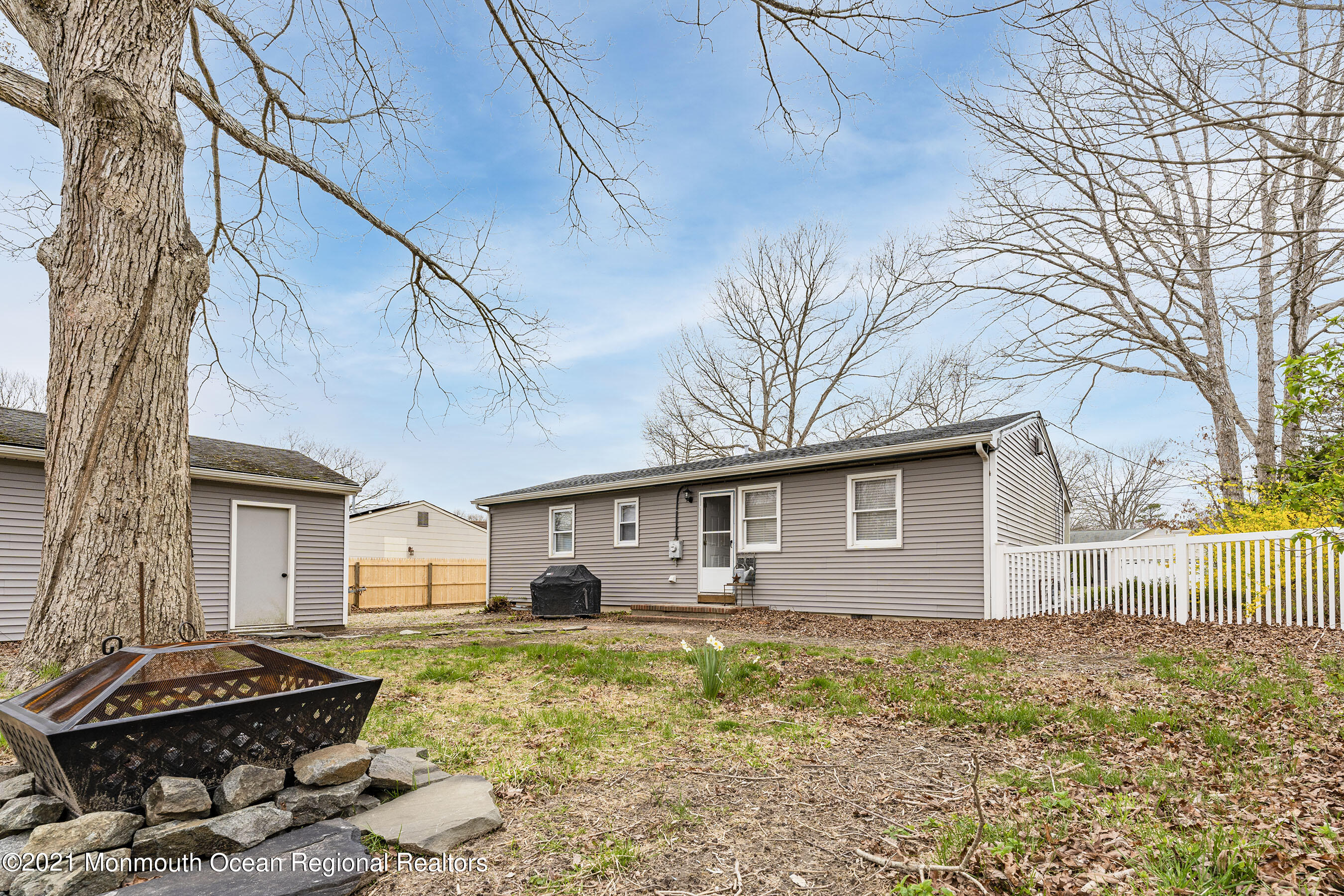 141 Inlet Avenue Manahawkin, NJ 08050 - Photo 23 of 25 RearRight