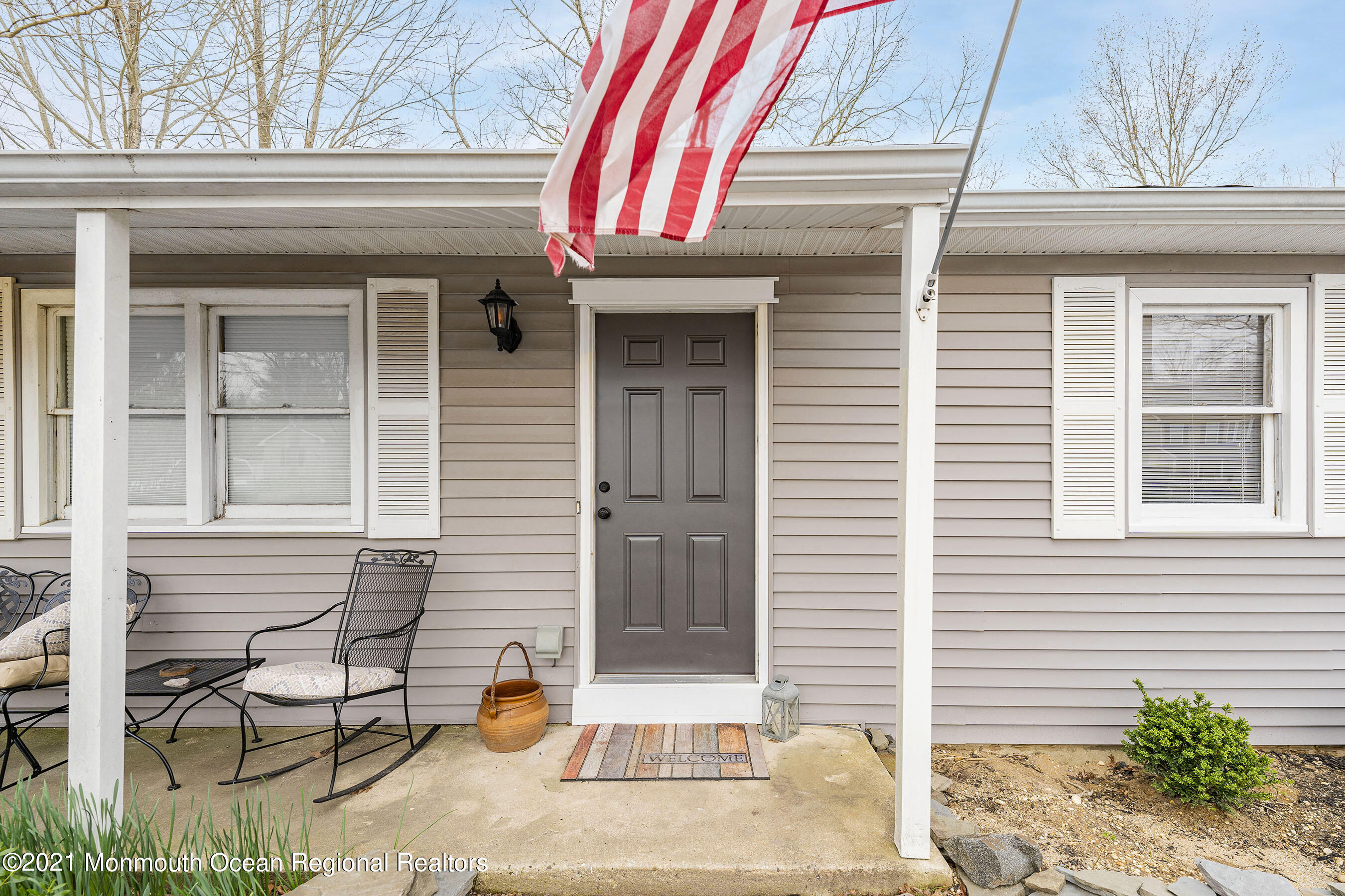 141 Inlet Avenue Manahawkin, NJ 08050 - Photo 4 of 25 FrontPorch
