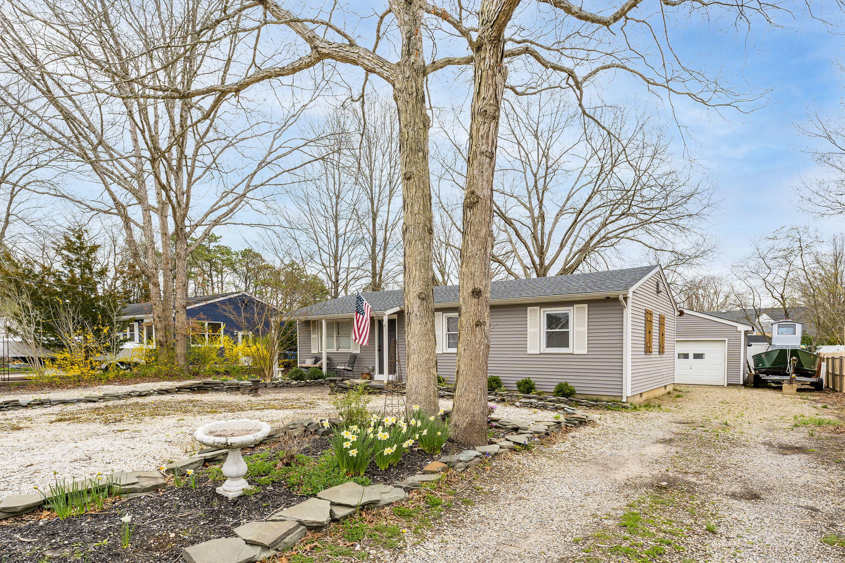 141 Inlet Avenue Manahawkin, NJ 08050 - Photo 5 of 25 FrontRight