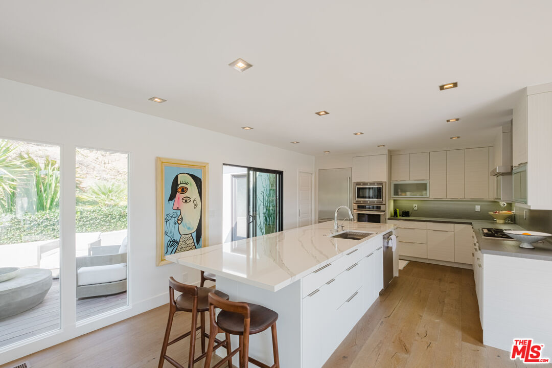 2644 Greenvalley Road Los Angeles, CA 90046 - Photo 16 of 73