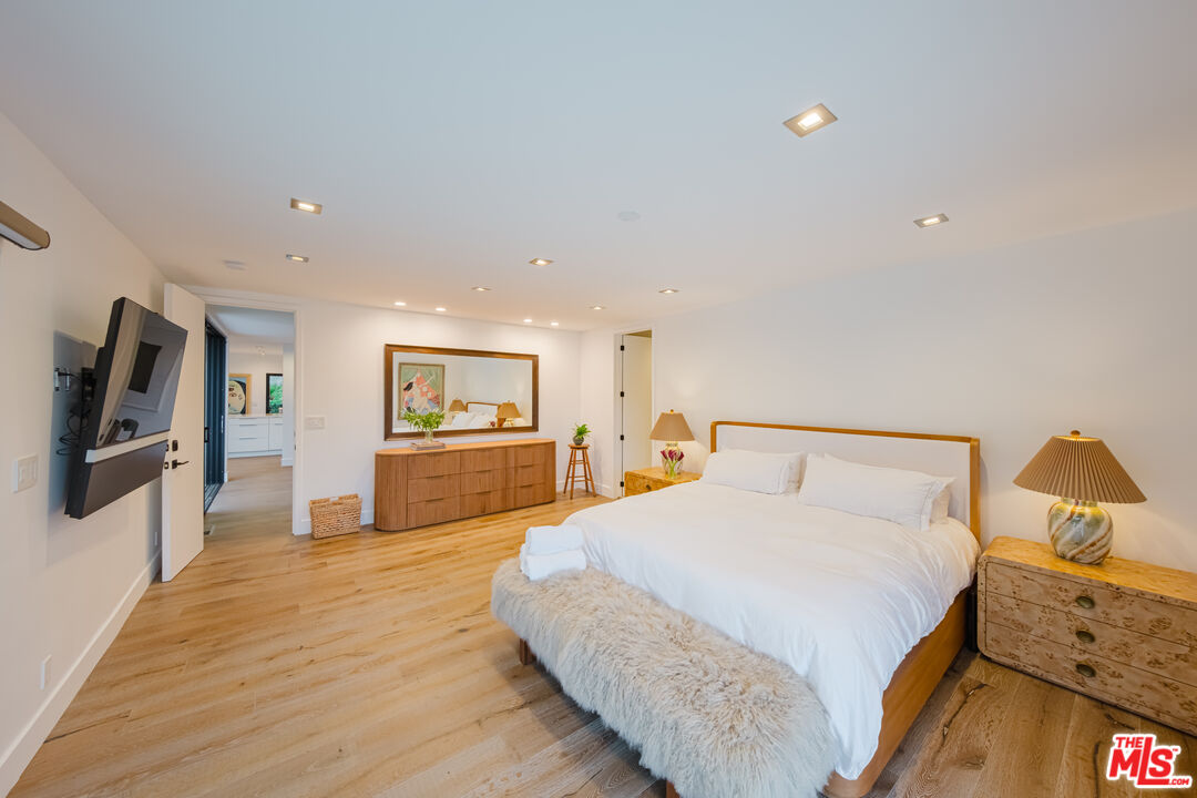 2644 Greenvalley Road Los Angeles, CA 90046 - Photo 24 of 73