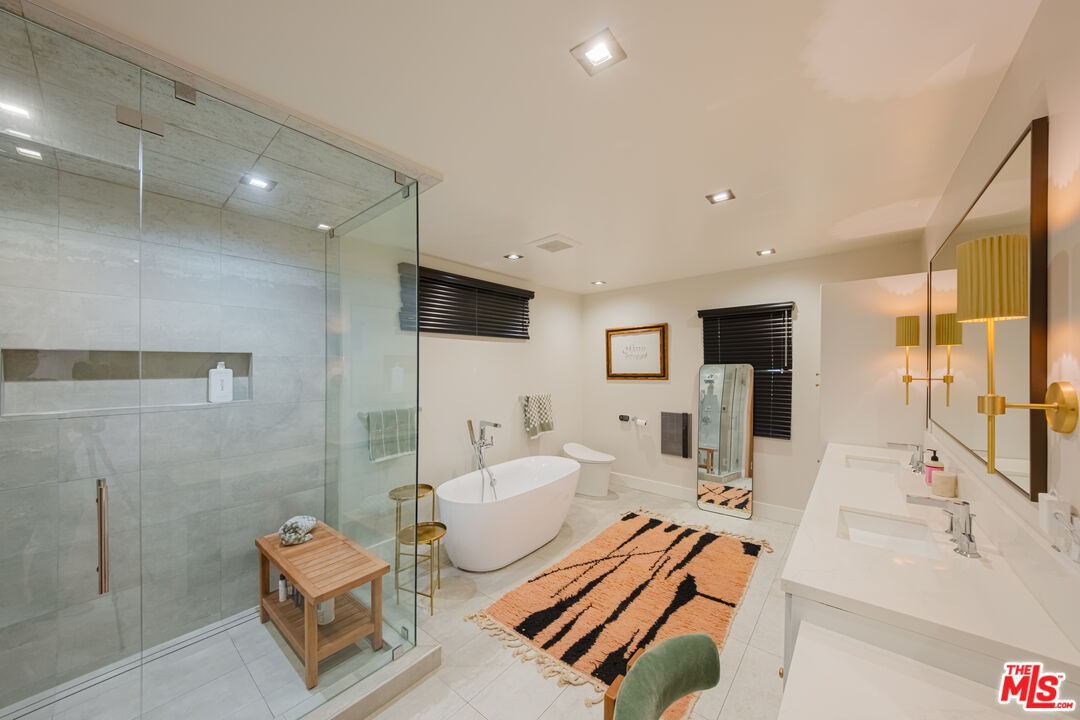2644 Greenvalley Road Los Angeles, CA 90046 - Photo 30 of 73