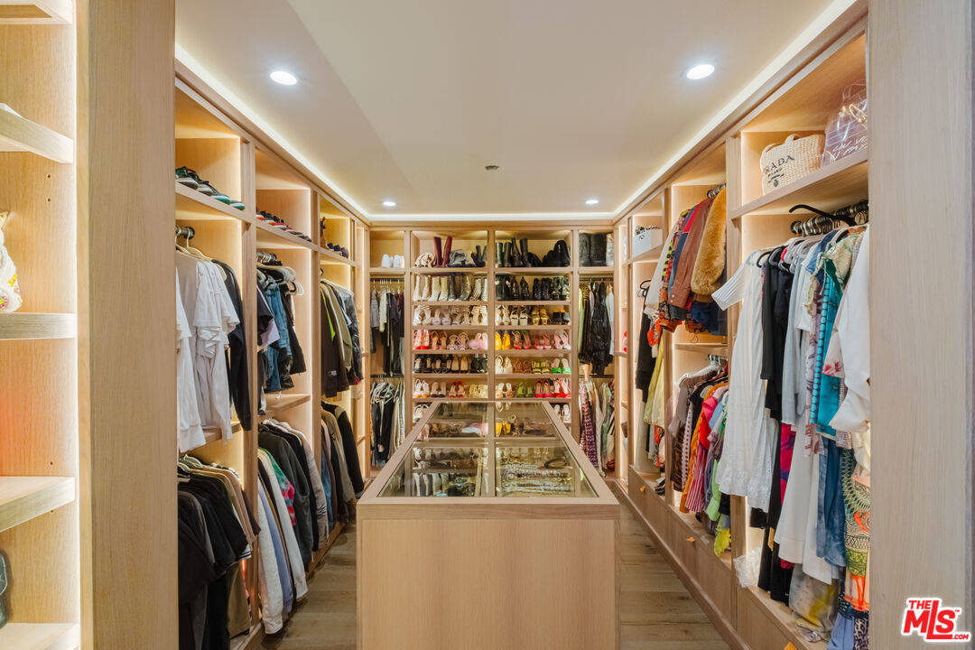 2644 Greenvalley Road Los Angeles, CA 90046 - Photo 34 of 73