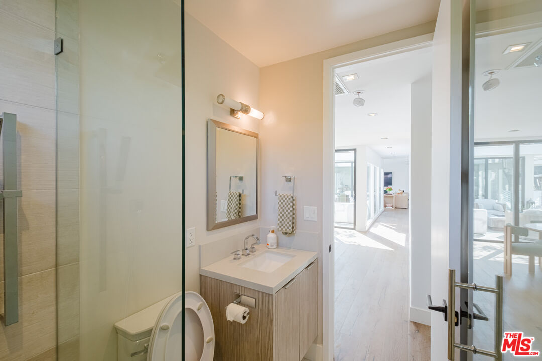 2644 Greenvalley Road Los Angeles, CA 90046 - Photo 38 of 73