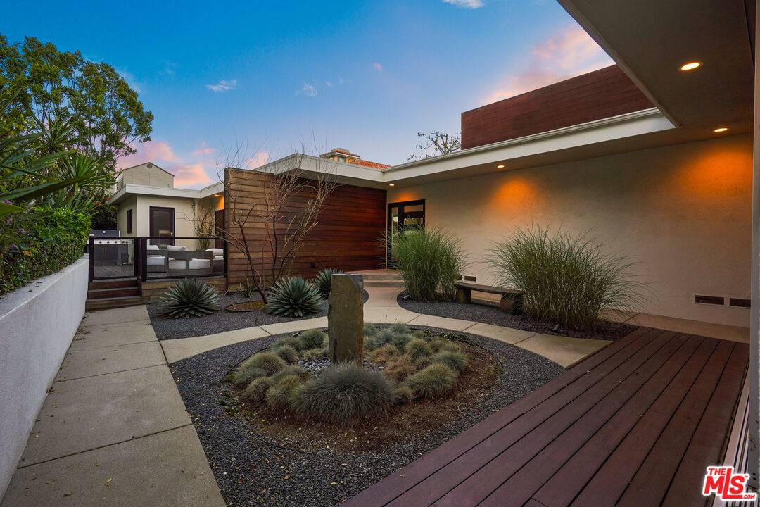 2644 Greenvalley Road Los Angeles, CA 90046 - Photo 4 of 73