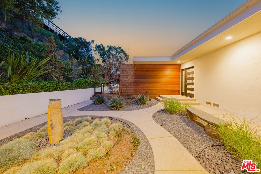 2644 Greenvalley Road Los Angeles, CA 90046 - Photo 54 of 73