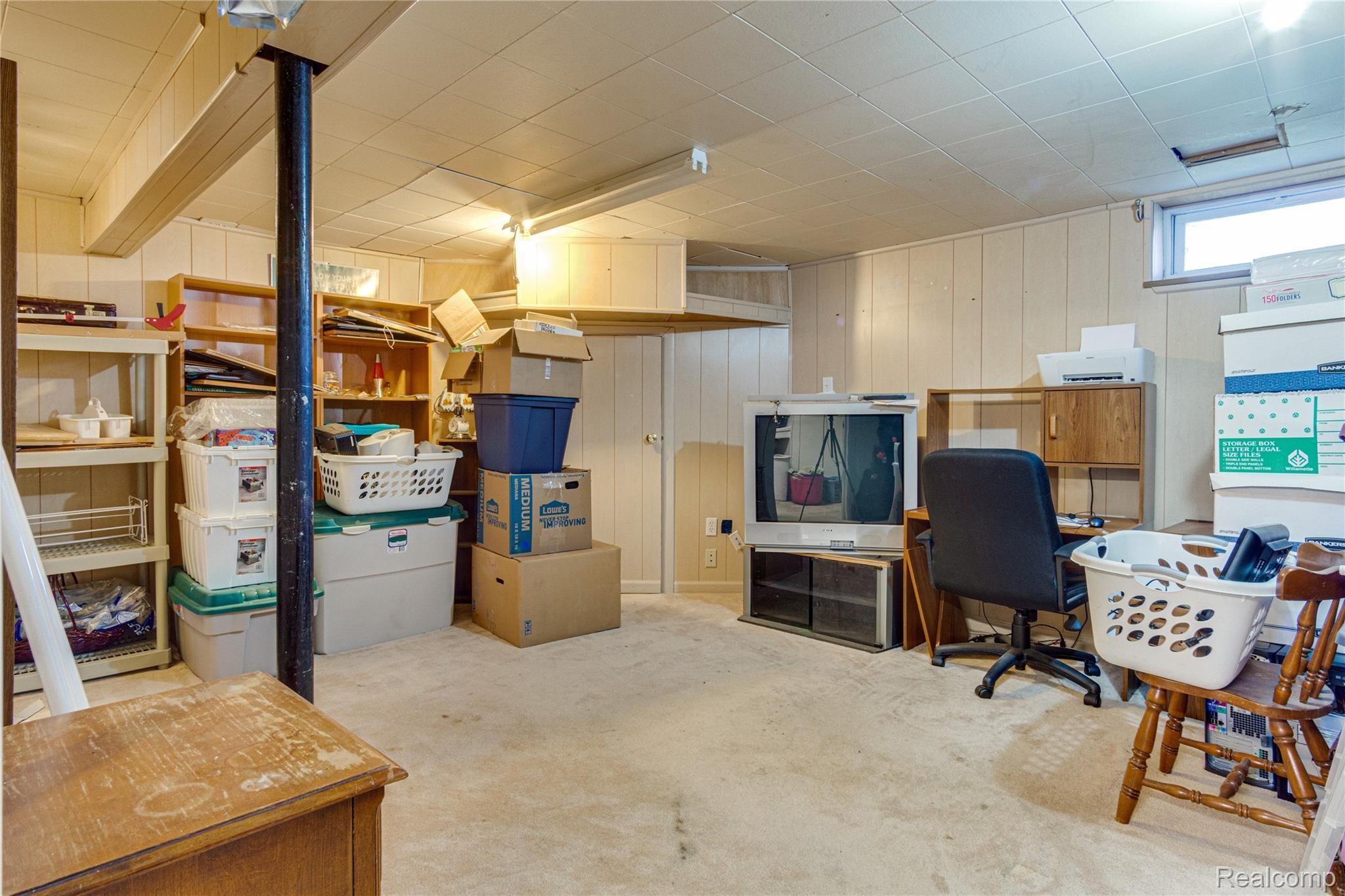 2136 Burdic Street Troy, MI 48085 - Photo 28 of 32 Interiors (25 of 29).jpg