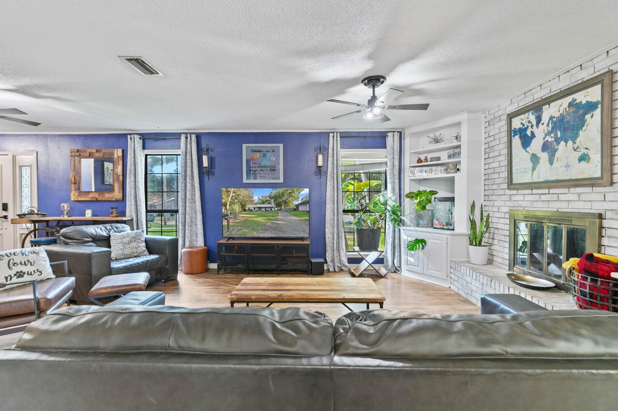 107 Rainer Circle Daphne, AL 36526 - Photo 9 of 31 Living Room