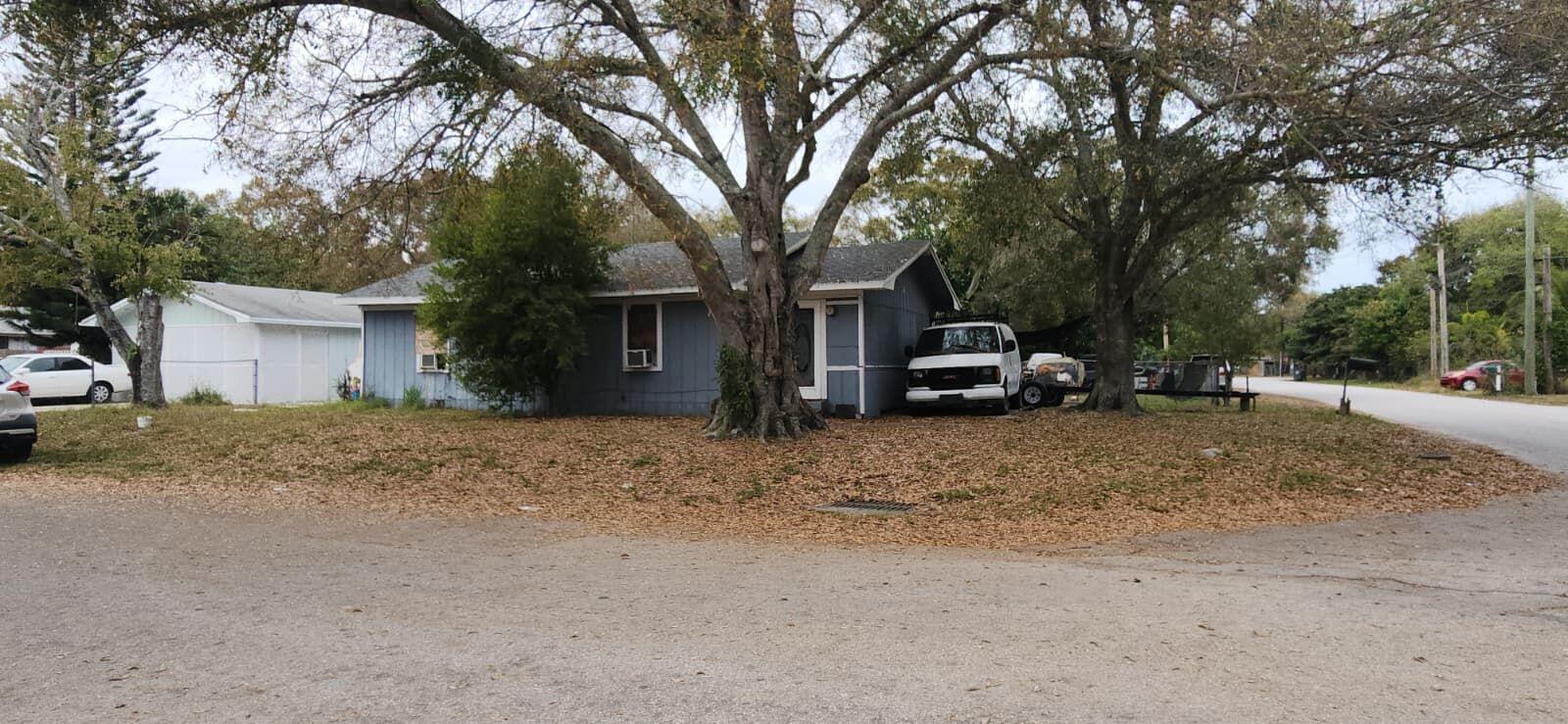 611 South 21st Street Fort Pierce, FL 34950 - Photo 1 of 6 Front of the property