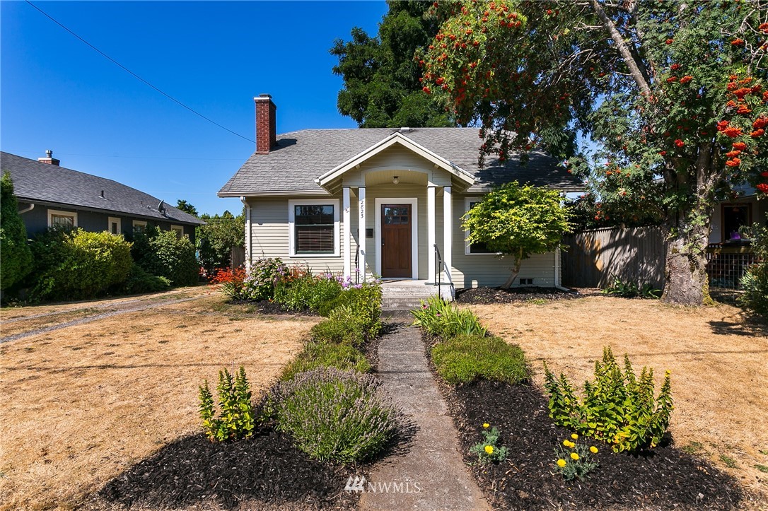 2823 Walnut Street Bellingham, WA 98225 - Photo 1 of 24 Gallery Image 1