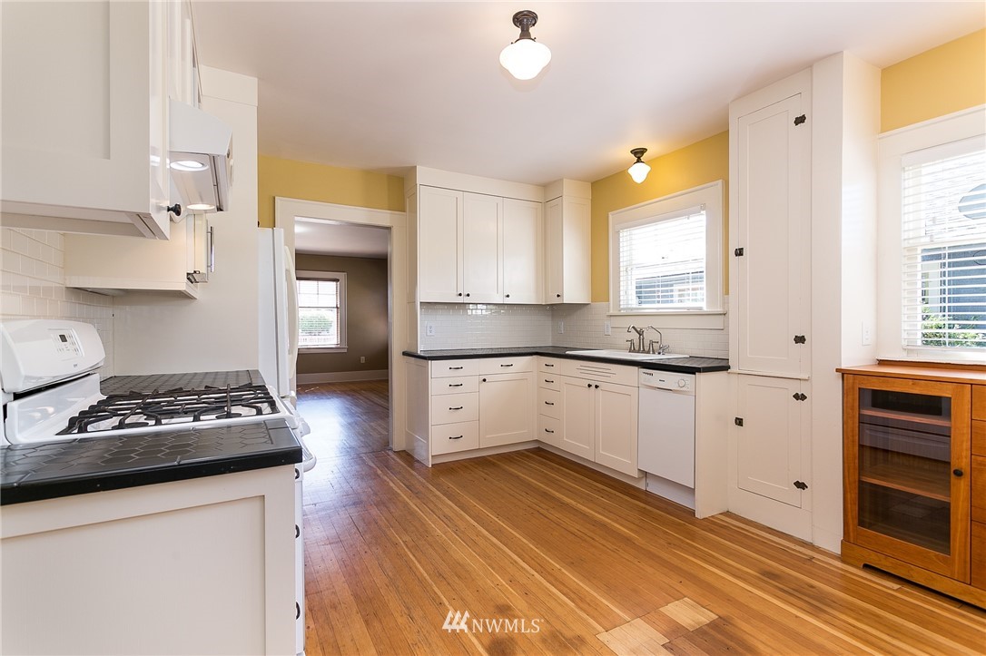 2823 Walnut Street Bellingham, WA 98225 - Photo 6 of 24 Gallery Image 6