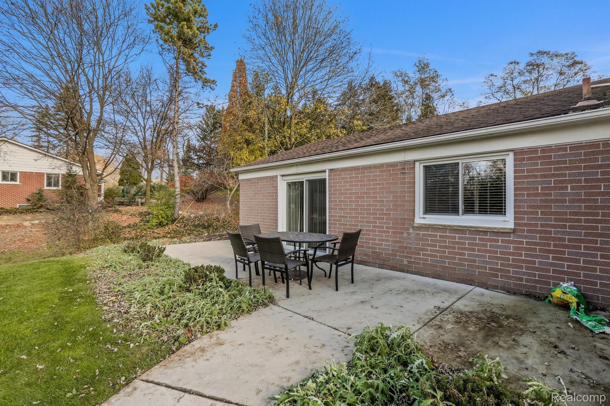 25304 Farmington Road Farmington, MI 48336 - Photo 56 of 62 40-web-or-mls-25304 Farmington Rd0035.jpg