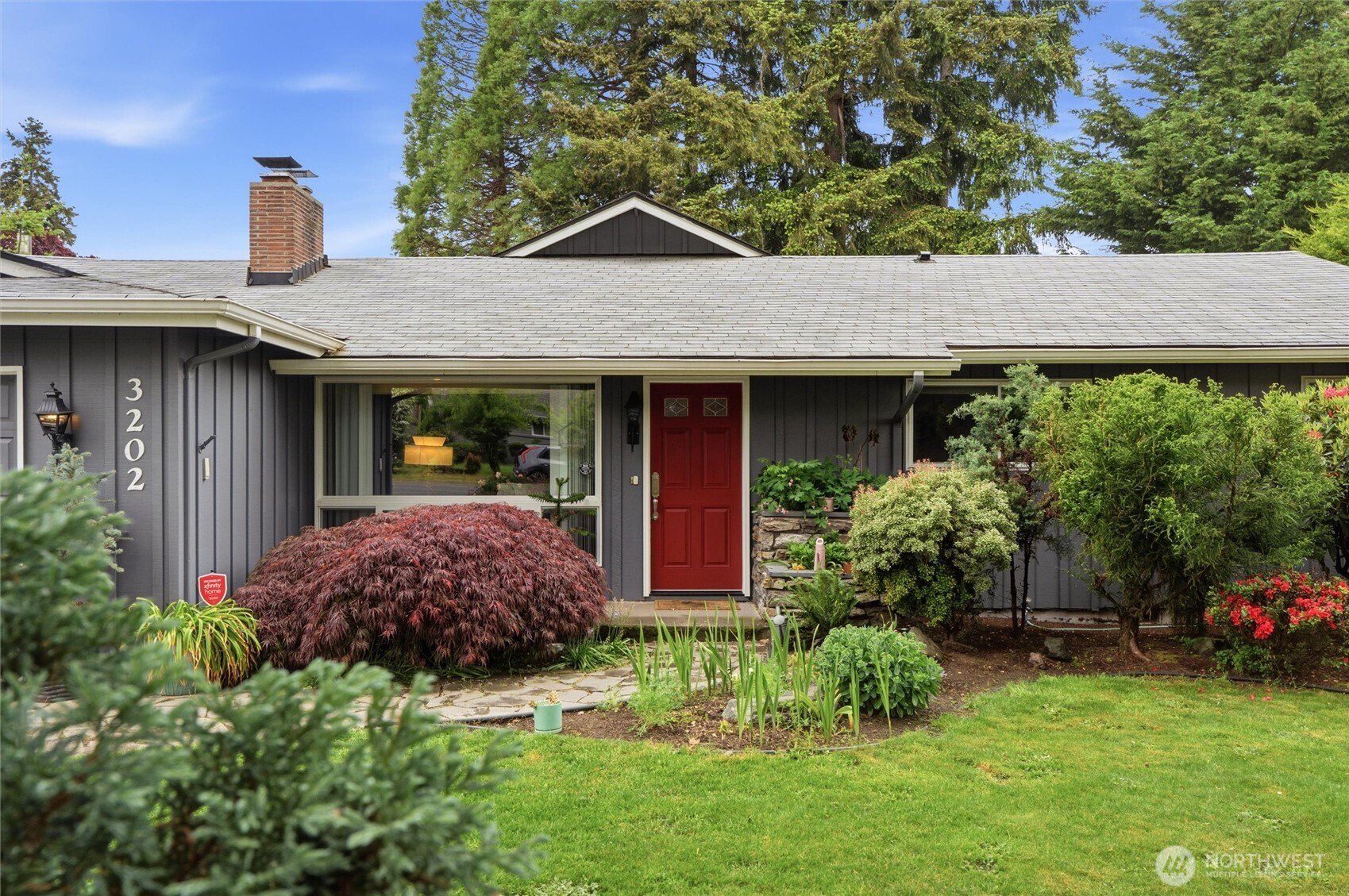 3202 Crystal Springs Road West University Place, WA 98466 - Photo 2 of 37 Gallery Image 2