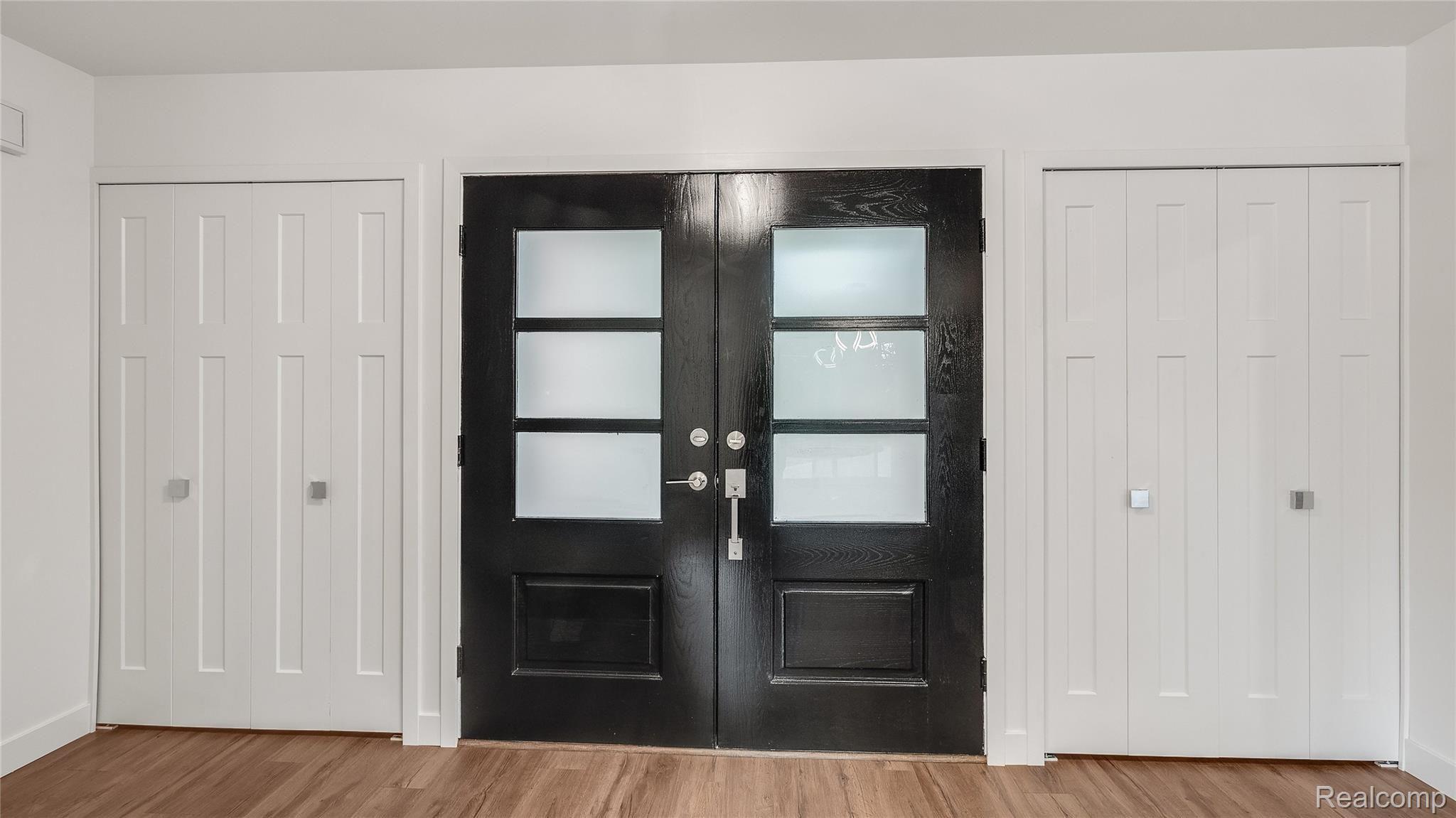 4244 Fieldbrook Road West Bloomfield, MI 48323 - Photo 10 of 43 010-4244-fieldbrook-rd-w-bloomfield-mi-48323-009.jpg