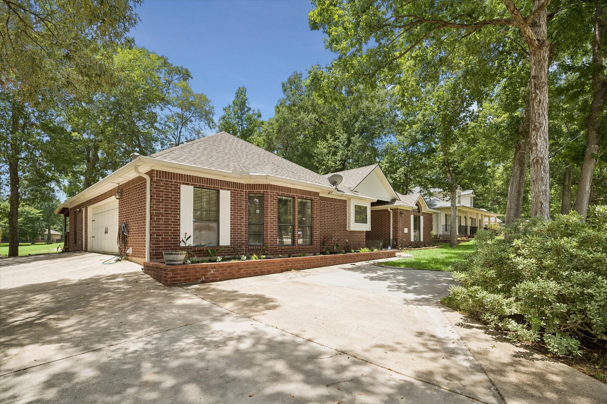154 7 Coves Road Conroe, TX 77304 - Photo 5 of 32