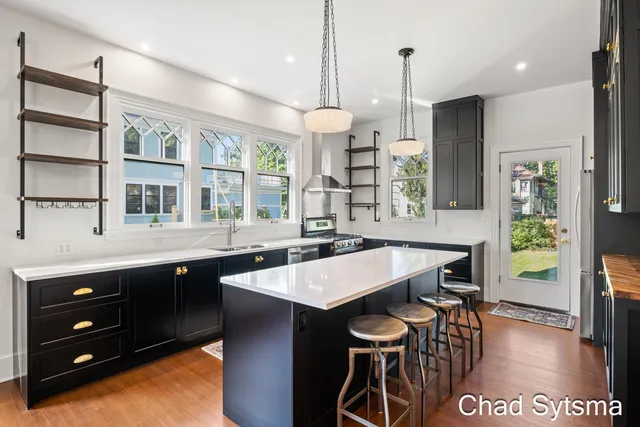 $930,000 | 643 Madison Avenue Southeast, Grand Rapids, MI 49503