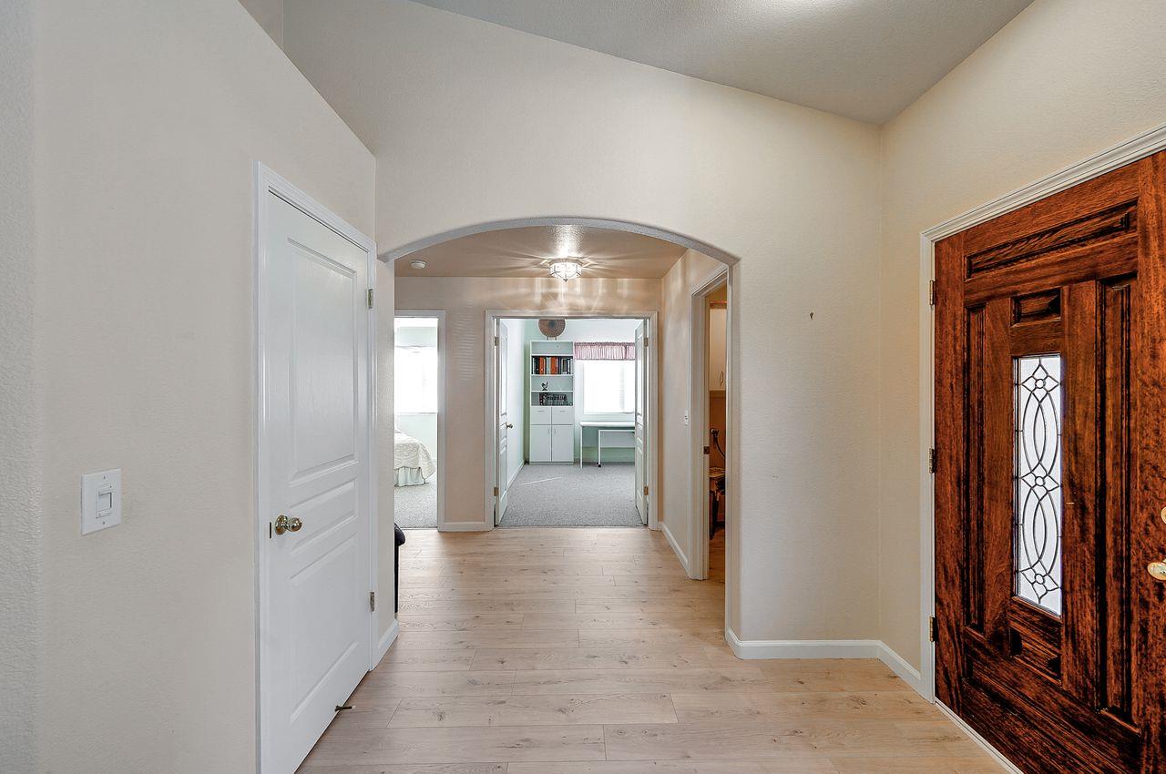 5512 Mesa Road Gilroy, CA 95020 - Photo 3 of 29 Gallery Image 3