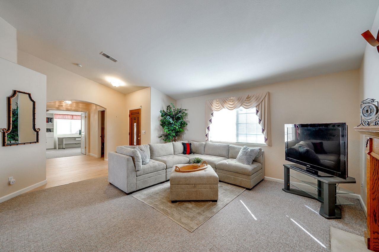 5512 Mesa Road Gilroy, CA 95020 - Photo 5 of 29 Gallery Image 5