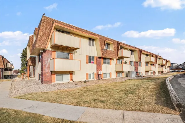$170,000 | 10211 Ura Lane, Unit 3201, Thornton, CO 80260