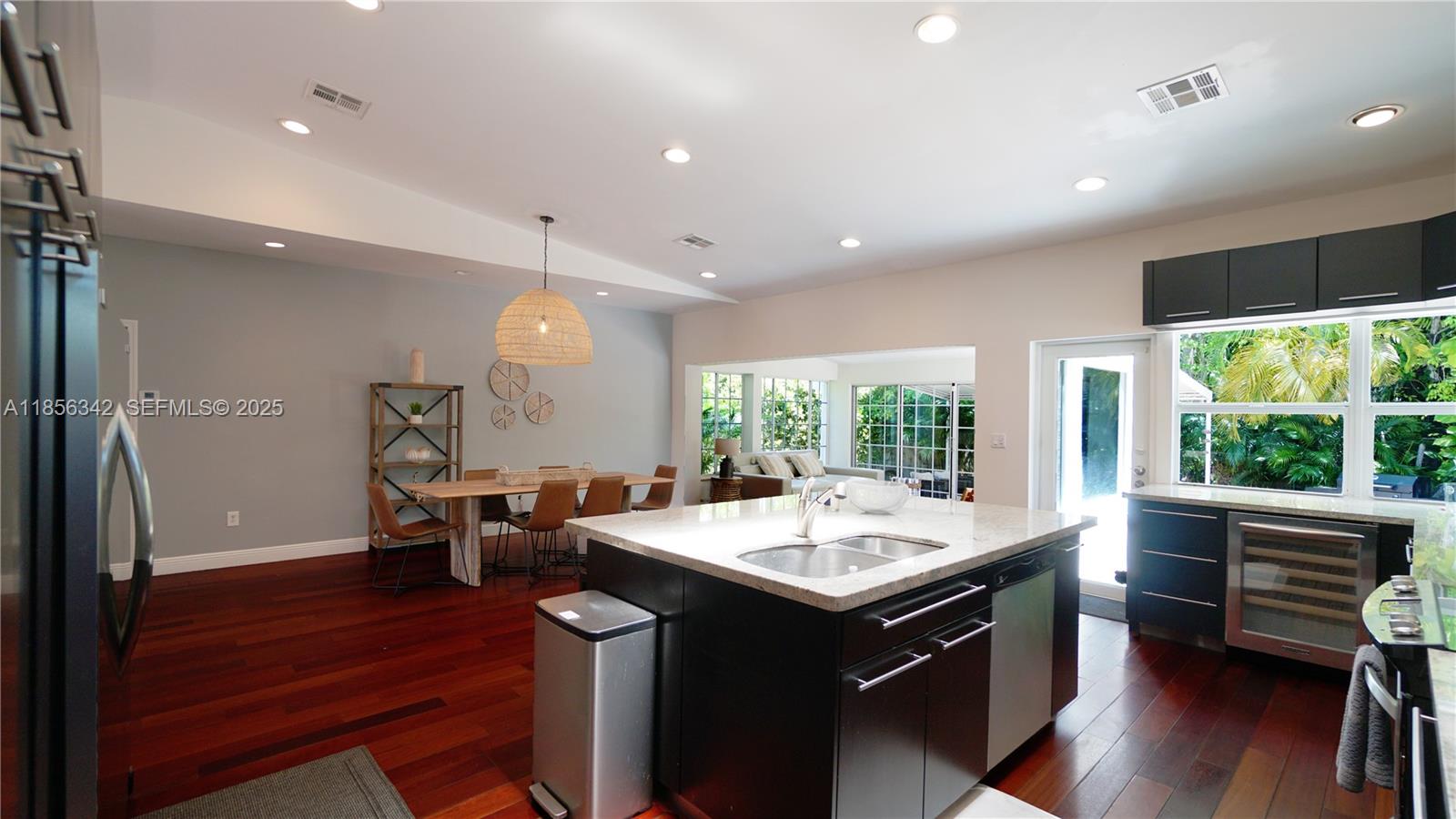 691 Ridgewood Road Key Biscayne, FL 33149 - Photo 18 of 67