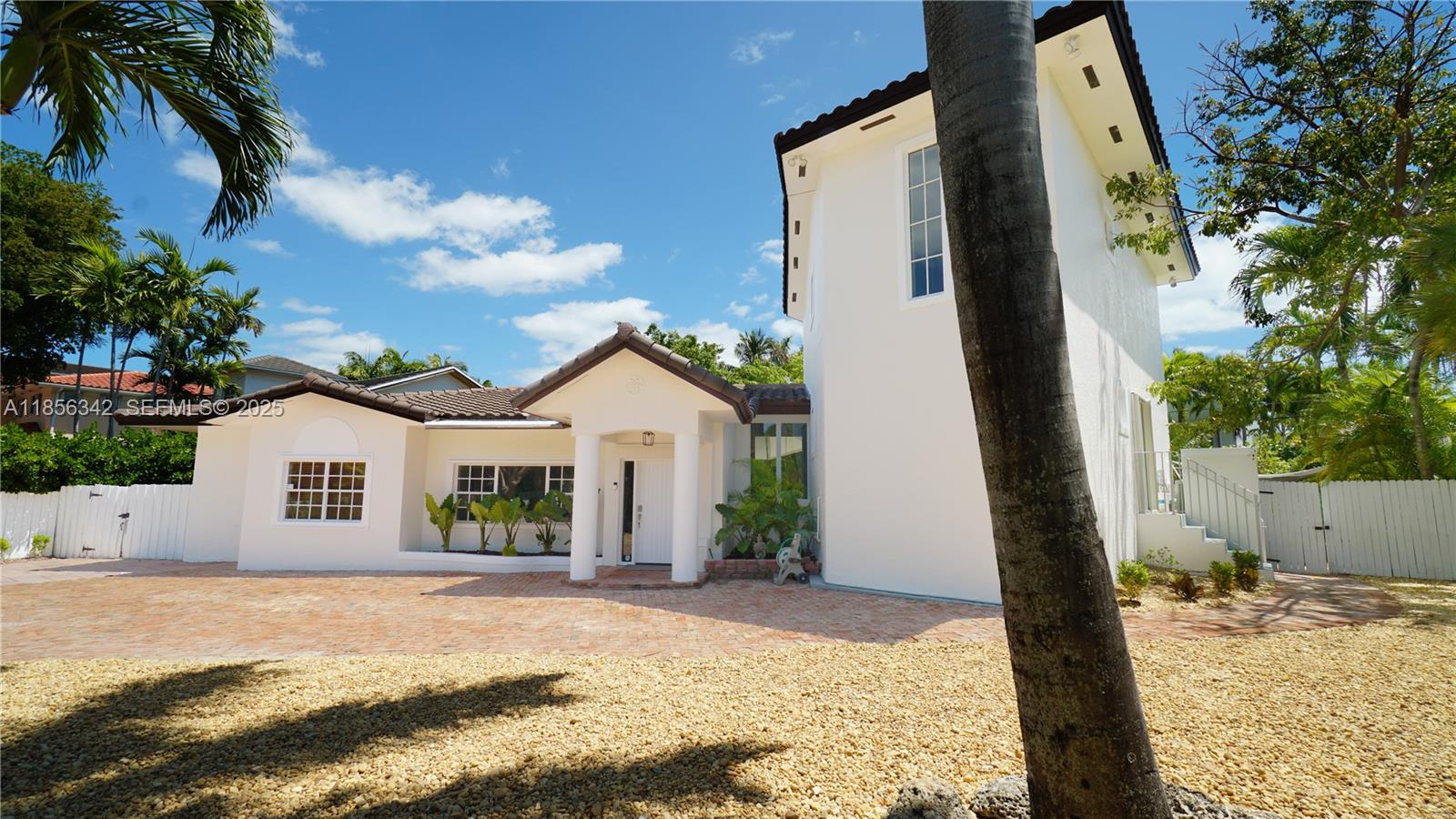 691 Ridgewood Road Key Biscayne, FL 33149 - Photo 6 of 67