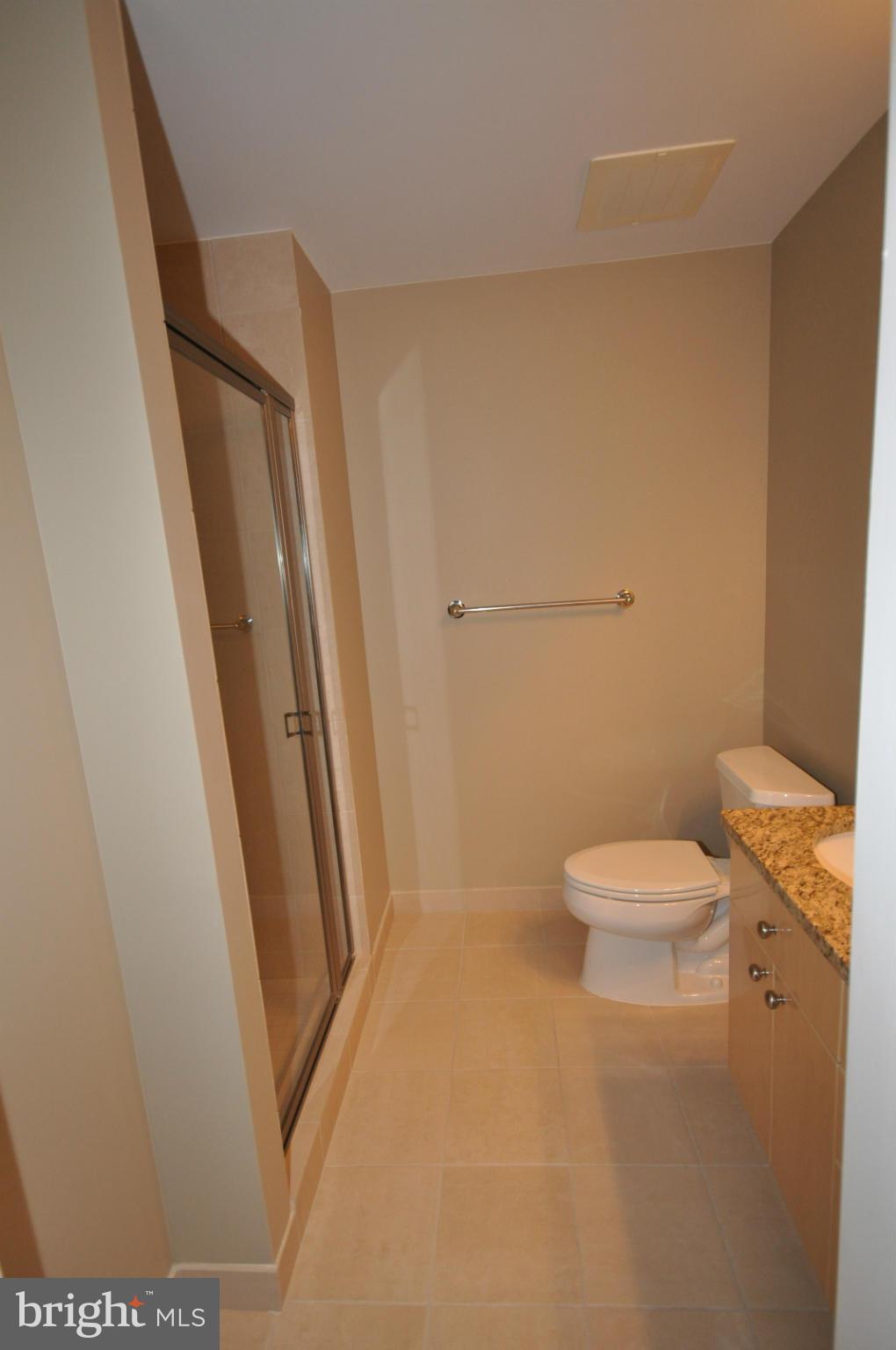 11990 Market Street, Unit 1416 Reston, VA 20190 - Photo 14 of 14 Bath