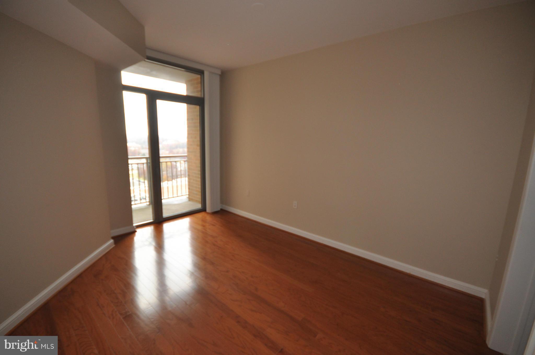 11990 Market Street, Unit 1416 Reston, VA 20190 - Photo 3 of 14 Bedroom (Master)