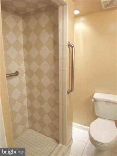 22 R Street Northeast Washington, DC 20002 - Photo 5 of 16 Bath #2