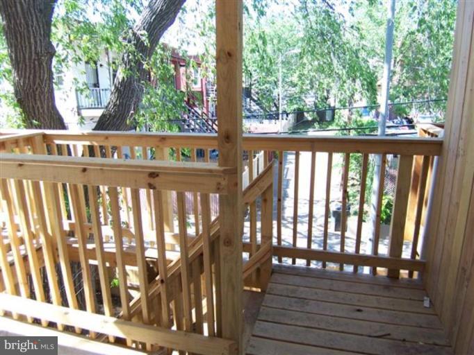 22 R Street Northeast Washington, DC 20002 - Photo 9 of 16 Deck