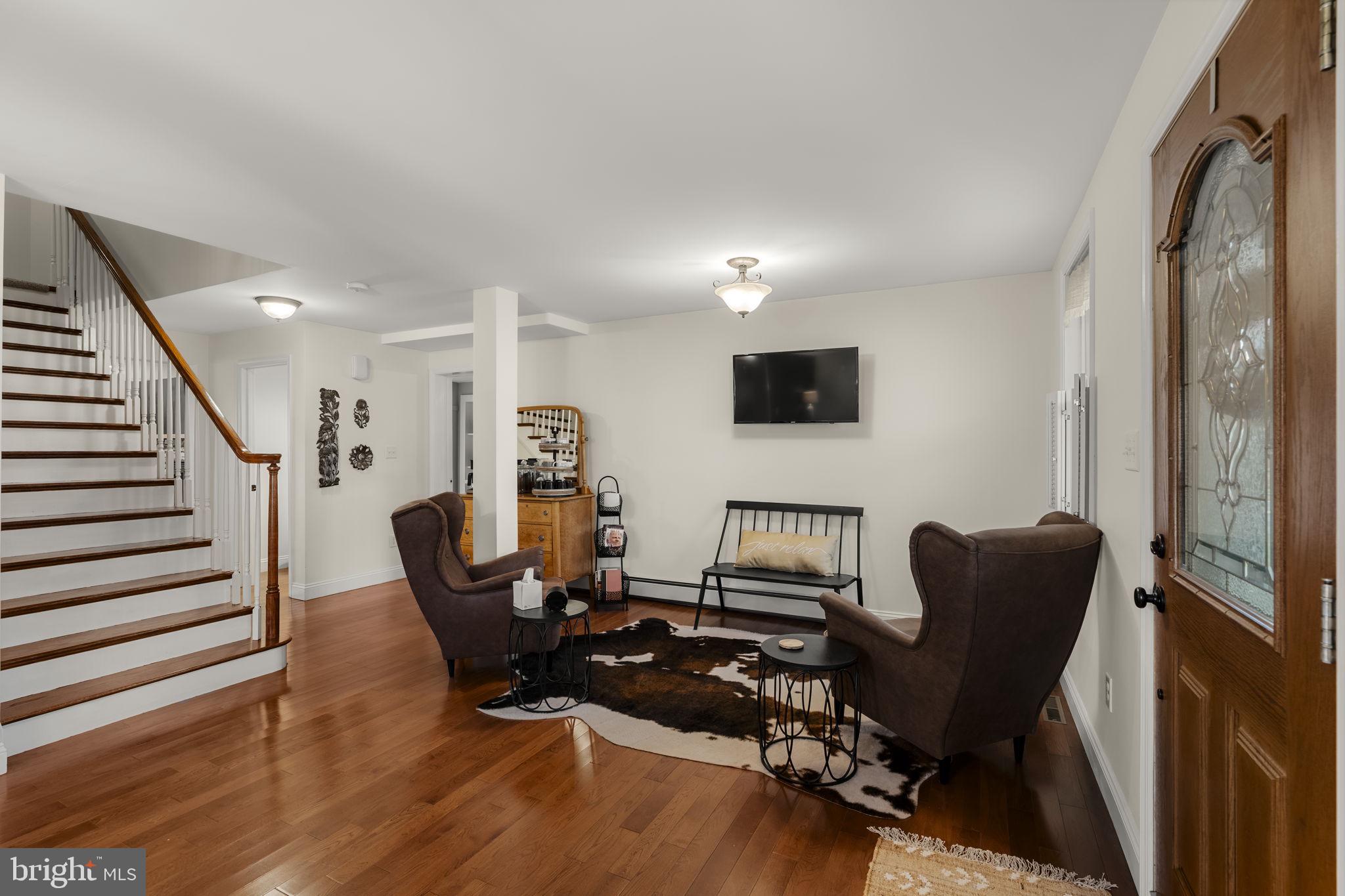 1435 Newport Road Manheim, PA 17545 - Photo 3 of 50