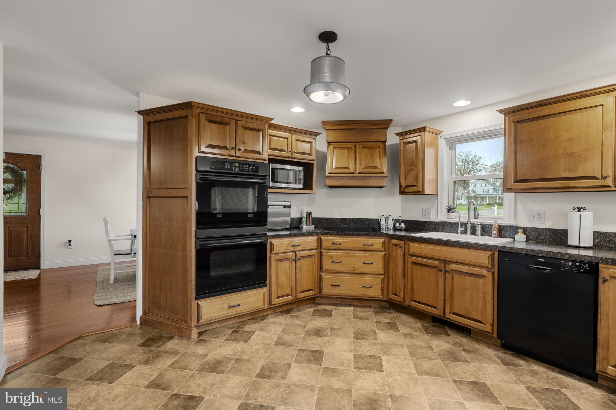 1435 Newport Road Manheim, PA 17545 - Photo 6 of 50