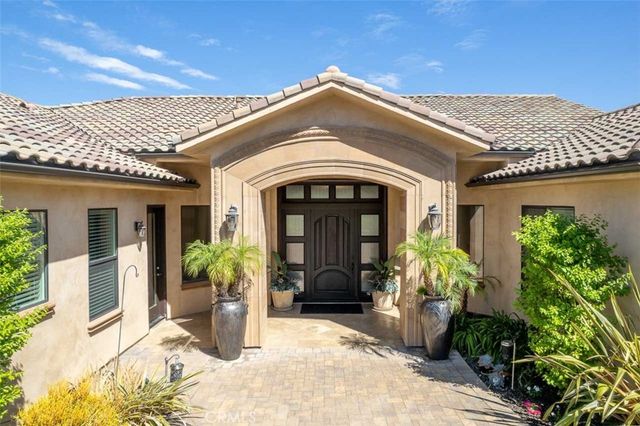 $2,589,000 | 2260 Panoramic Way, Vista, CA 92084