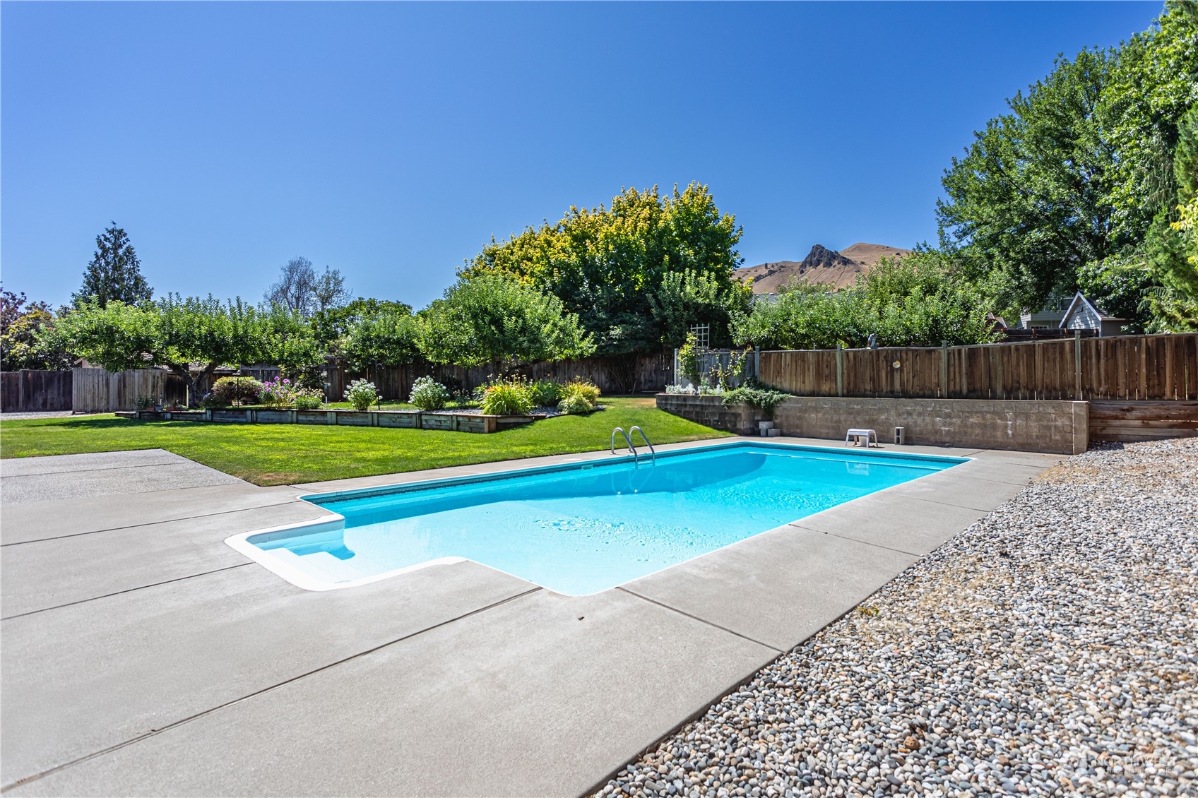 412 Castleview Place Wenatchee, WA 98801 - Photo 13 of 37 Gallery Image 13