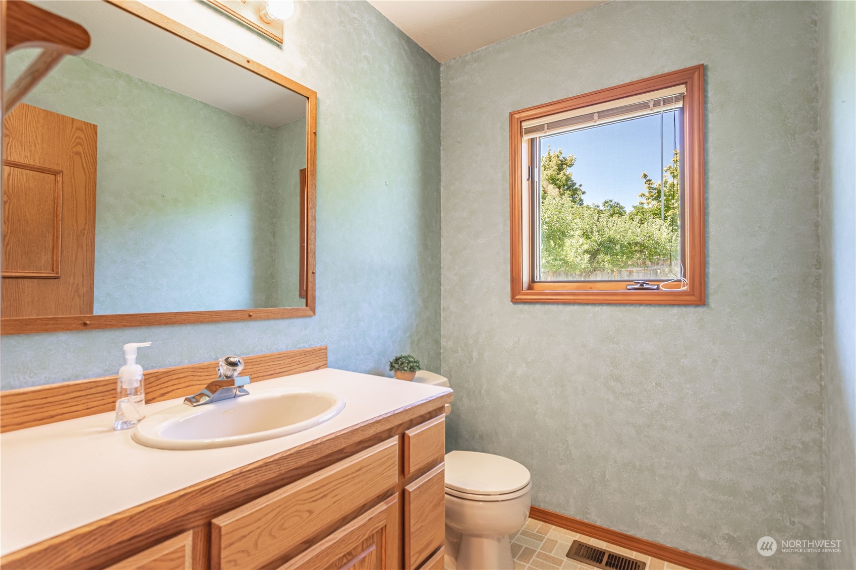 412 Castleview Place Wenatchee, WA 98801 - Photo 18 of 37 Gallery Image 18