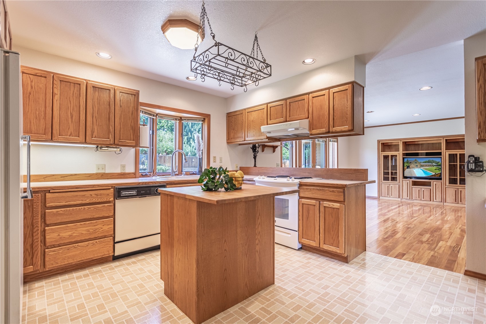412 Castleview Place Wenatchee, WA 98801 - Photo 8 of 37 Gallery Image 8