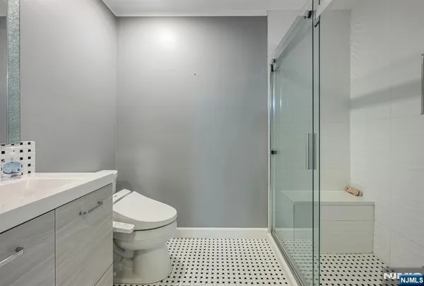 $2,250 | 2014 Beatrice Court, Unit 2014, Mahwah, NJ 07430