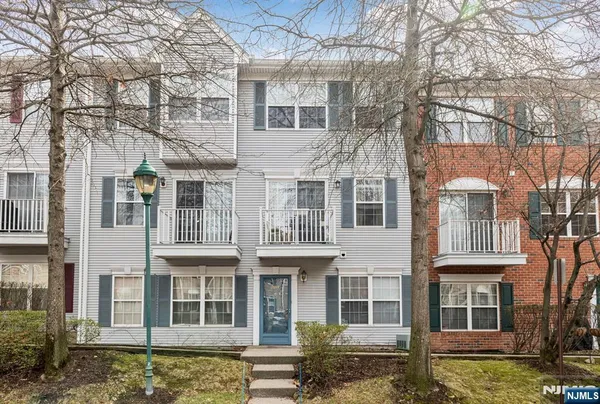 $2,250 | 2014 Beatrice Court, Unit 2014, Mahwah, NJ 07430